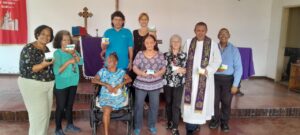 Pastor Edgar Coronado with some of those assisted by the program at the “The Fortress” Church. Maracay, Aragua State.