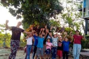 Growing together: Afterschool program and Bible study thrive in Venezuela. Kids "singing" with sign language